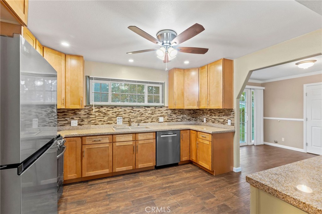 Lancaster Condo: 41741 55th Street West