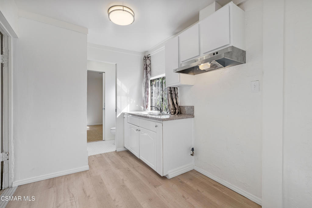 Pacoima Condo: 11018 Sutter Avenue