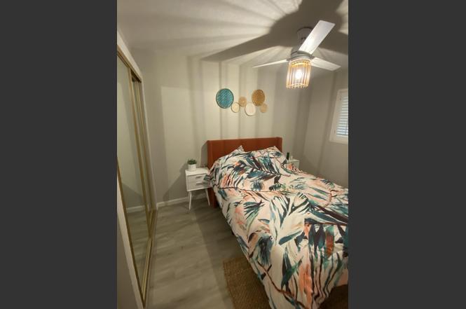 Palm Springs Condo: 420 North Villa Court