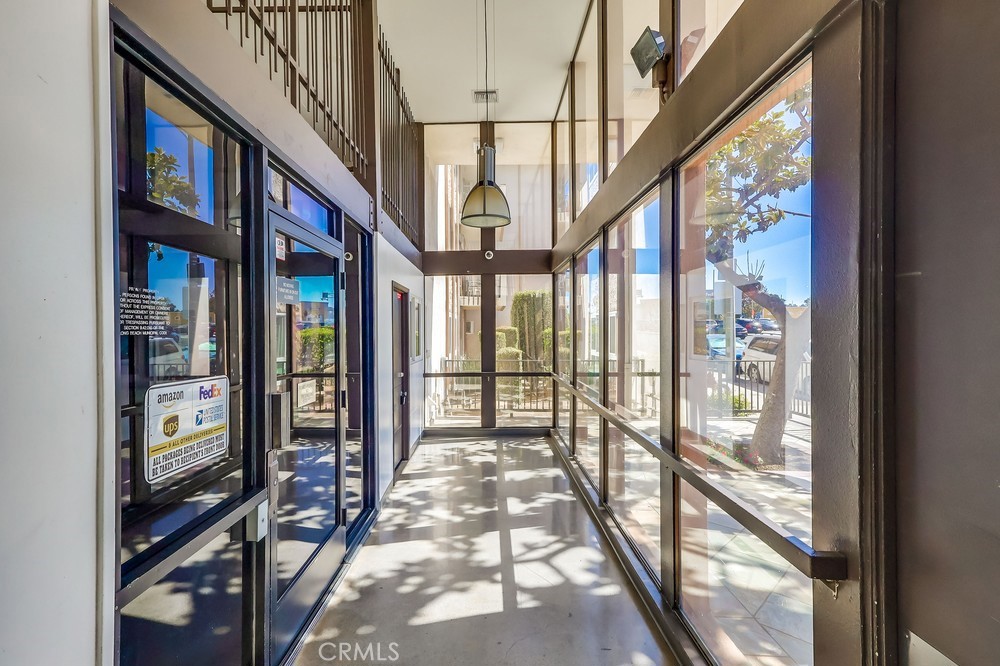 Long Beach Condo: 5585 Pacific Coast Highway