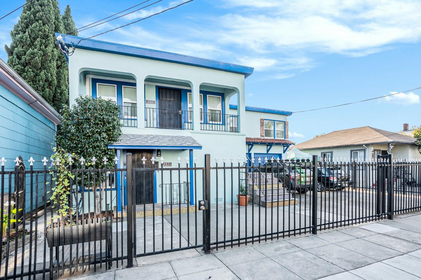 Oakland Condo: 831 East 17th Street