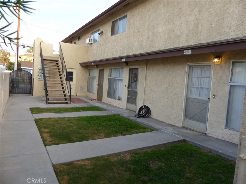 Los Alamitos Condo: 10708 Walnut Street