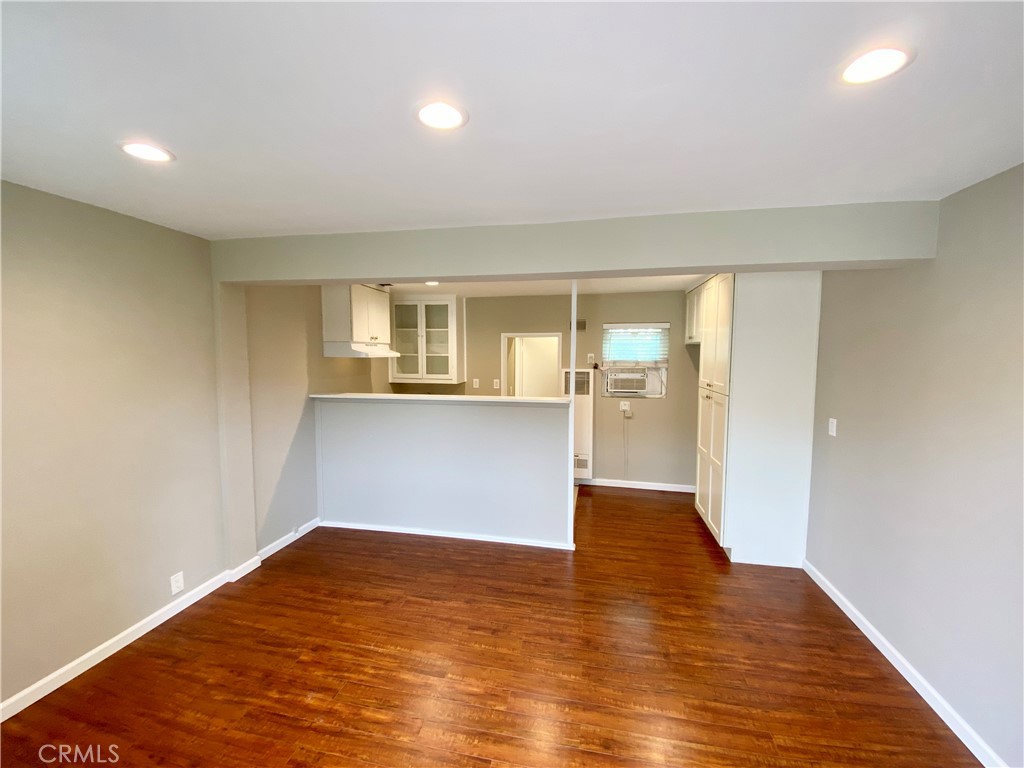Glendale Condo: 506 Raymond Avenue