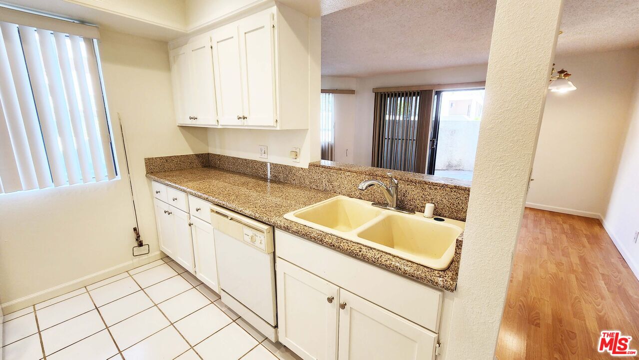 Los Angeles Condo: 1425 West 12th Street