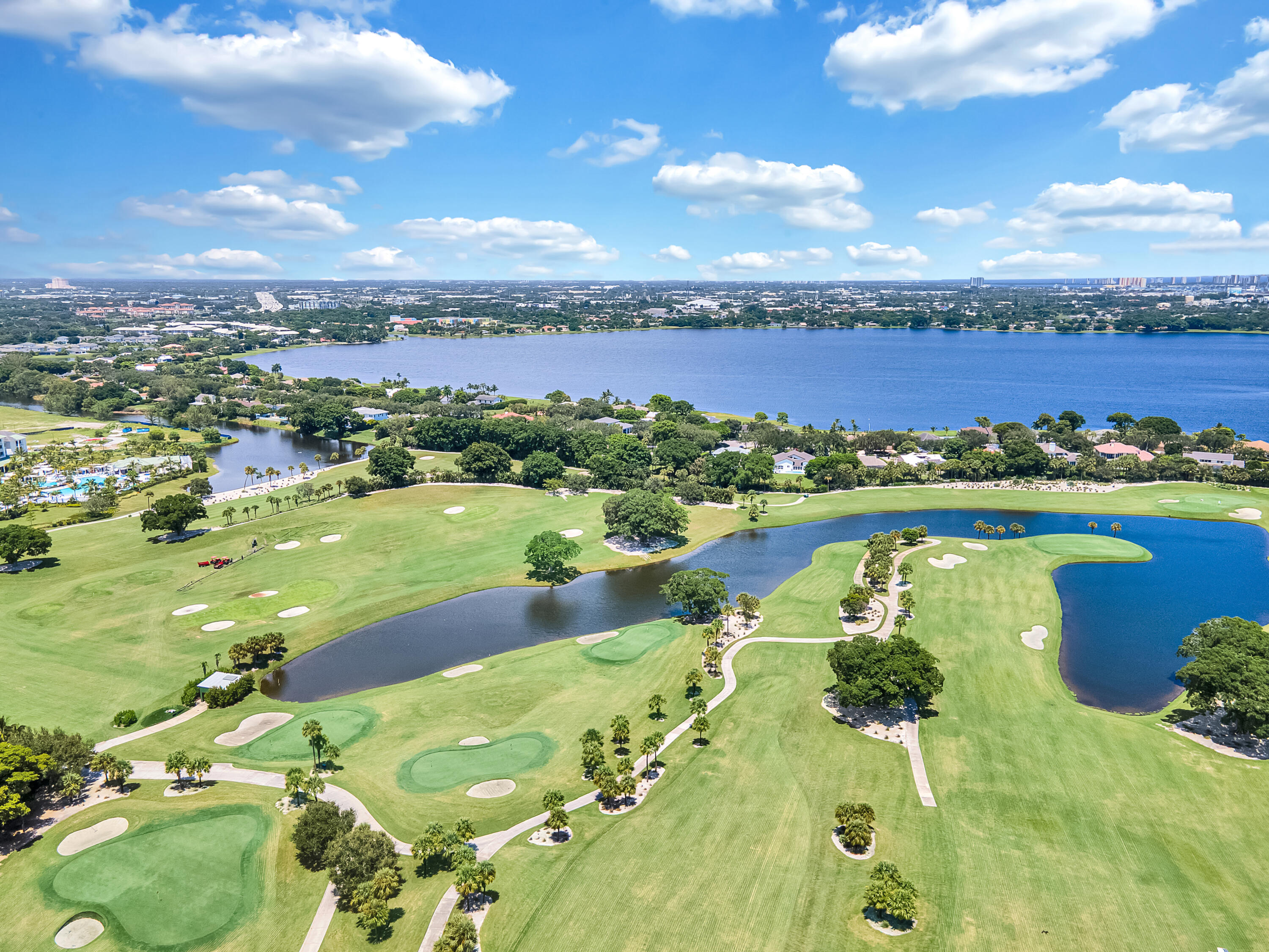 West Palm Beach Condo: 2000 Presidential Way