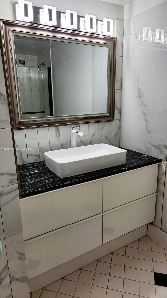 Aventura Condo: 18051 Biscayne Boulevard