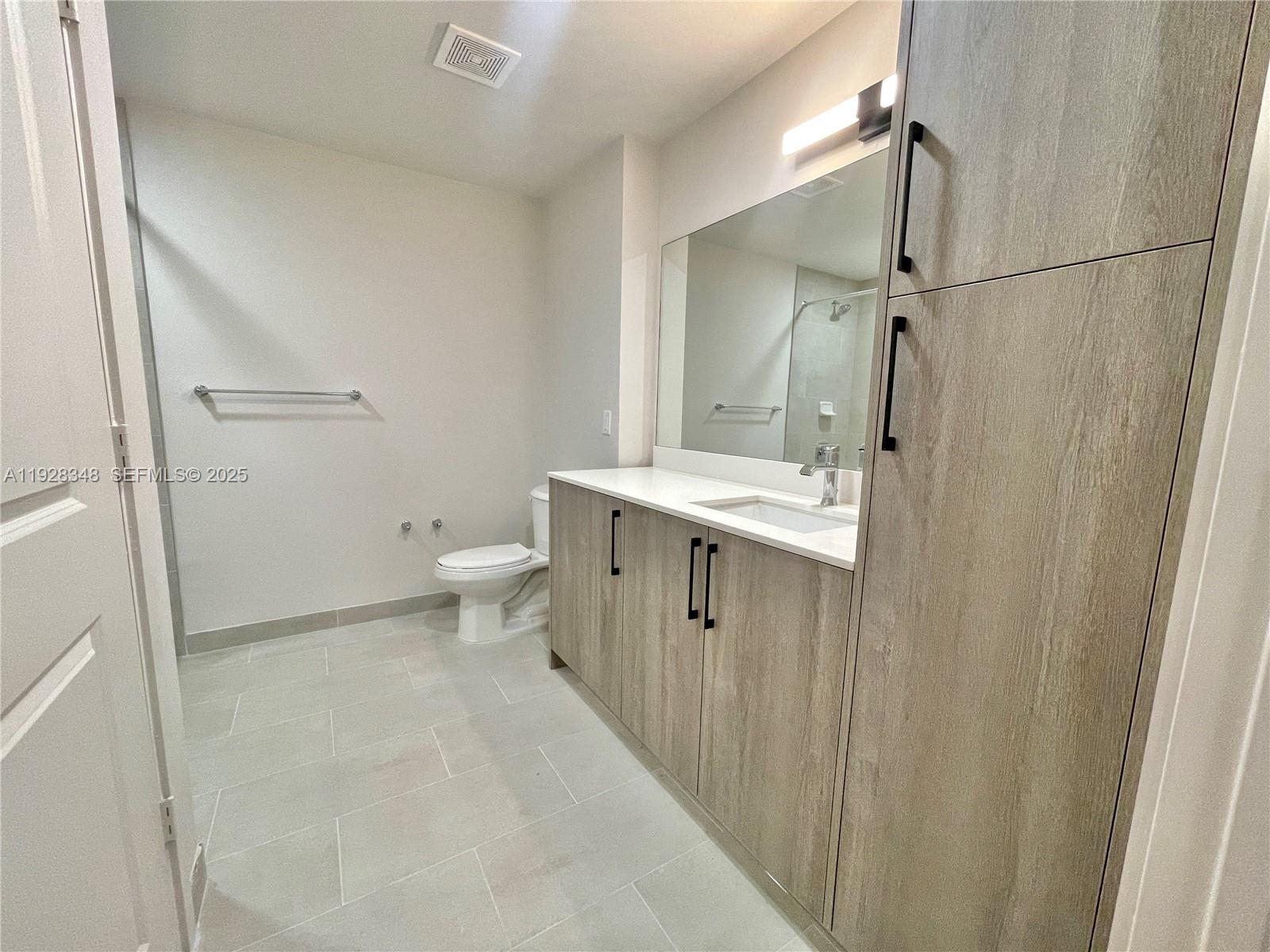 Miami Condo: 18412 Homestead Avenue