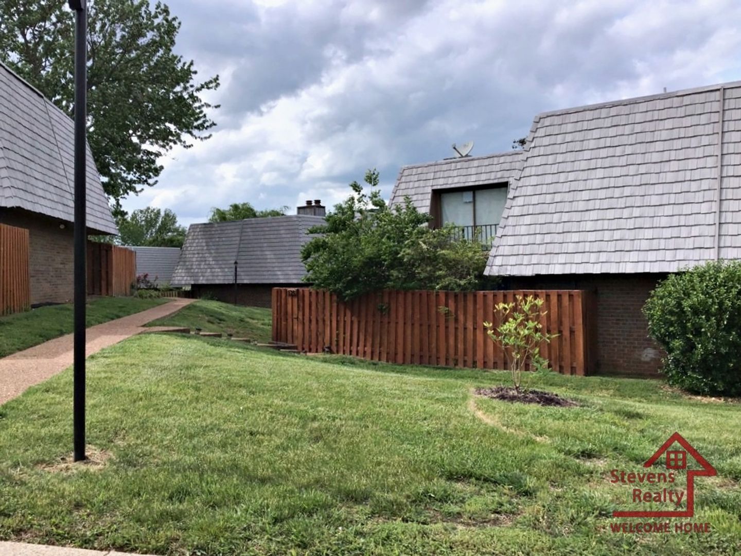 Madison House: 136 Cedarwood Ln