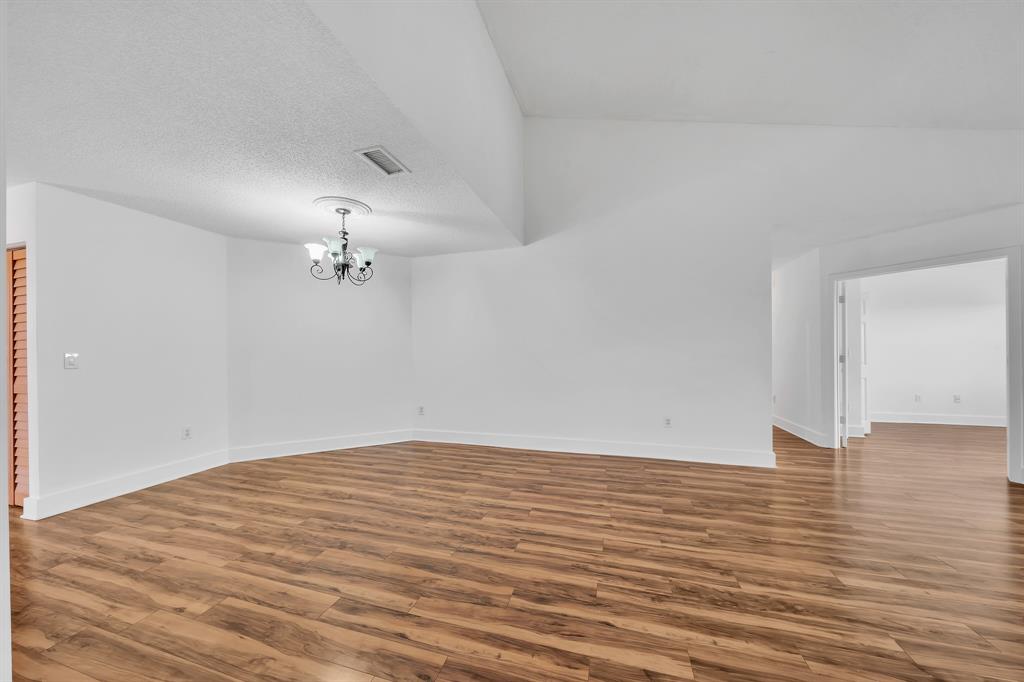 Coconut Creek Condo: 4111 Coral Tree Circle