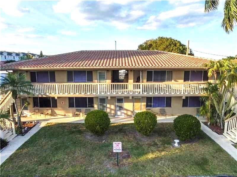 Lighthouse Point Condo: 2121 Northeast 40th Court