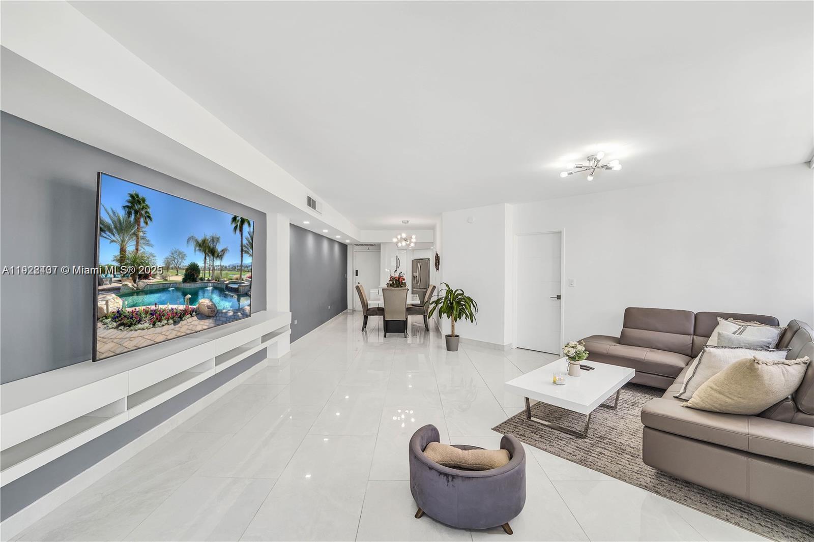 Miami Condo: 999 Brickell Bay Drive