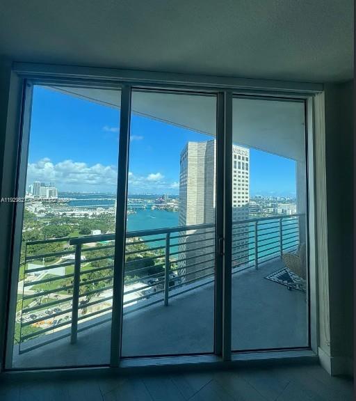 Miami Condo: 325 South Biscayne Boulevard