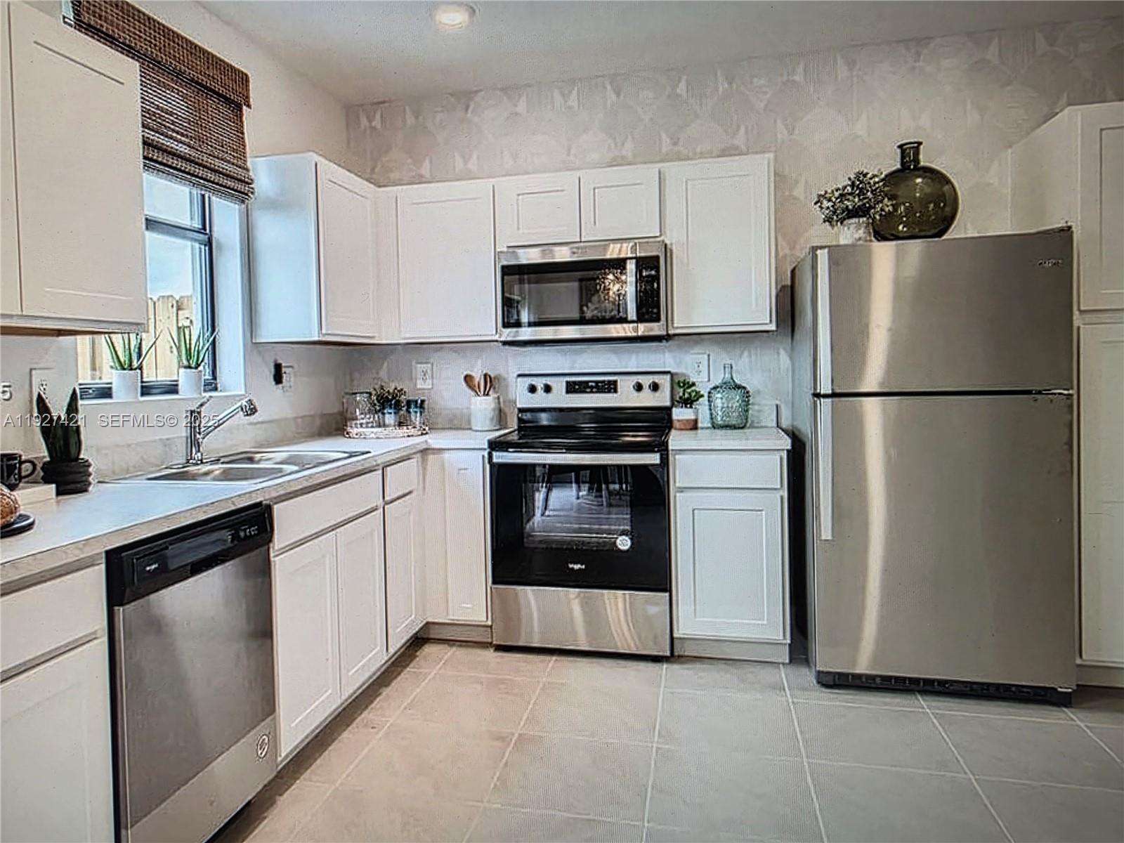 Florida City Condo: 261 Northeast 16th Street