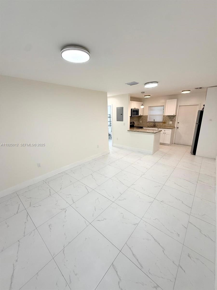 Oakland Park Condo: Sleepy River