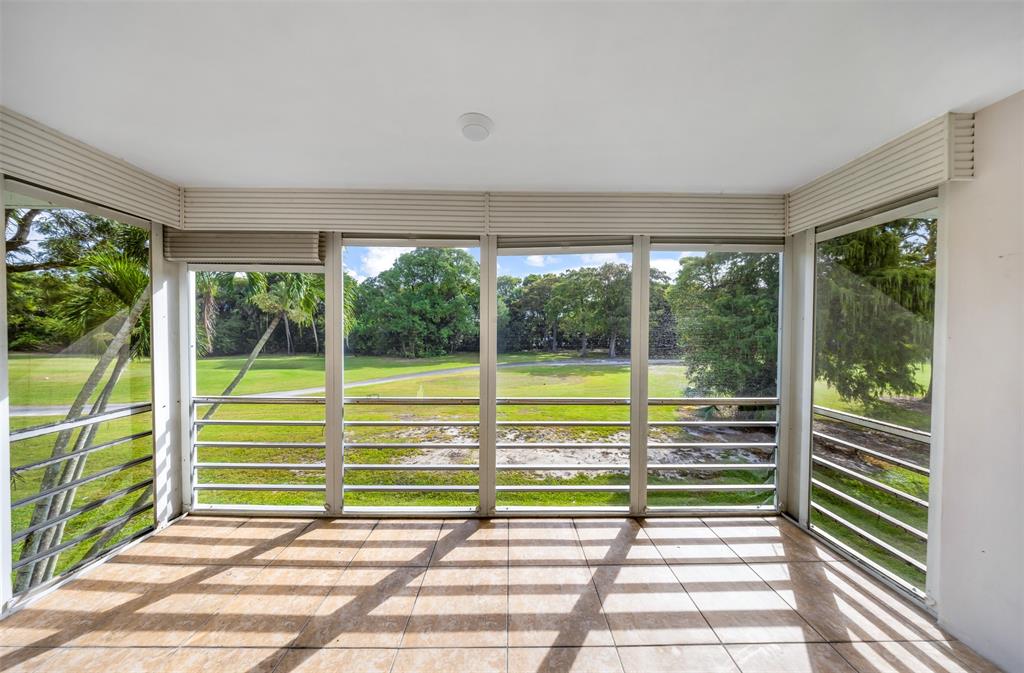 Pompano Beach Condo: 800 East Cypress Lane