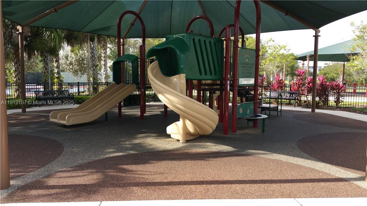 Pompano Beach Condo: 2950 North Palm Aire Drive