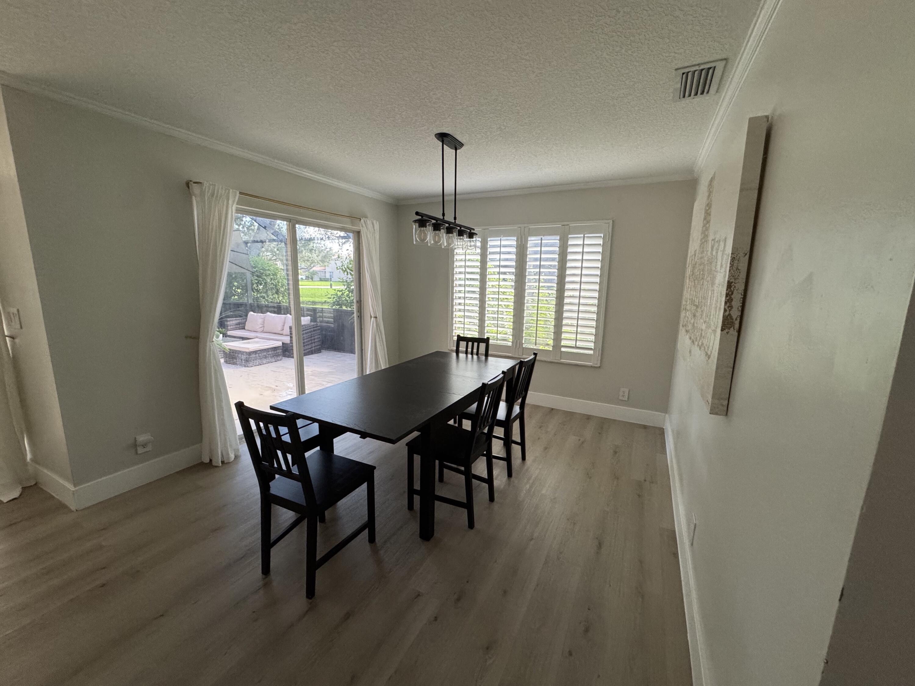 Davie Condo: 11131 Southwest 17th Manor