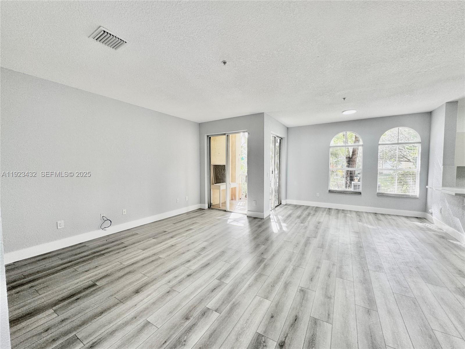 Plantation Condo: 120 Jacaranda Country Club Drive