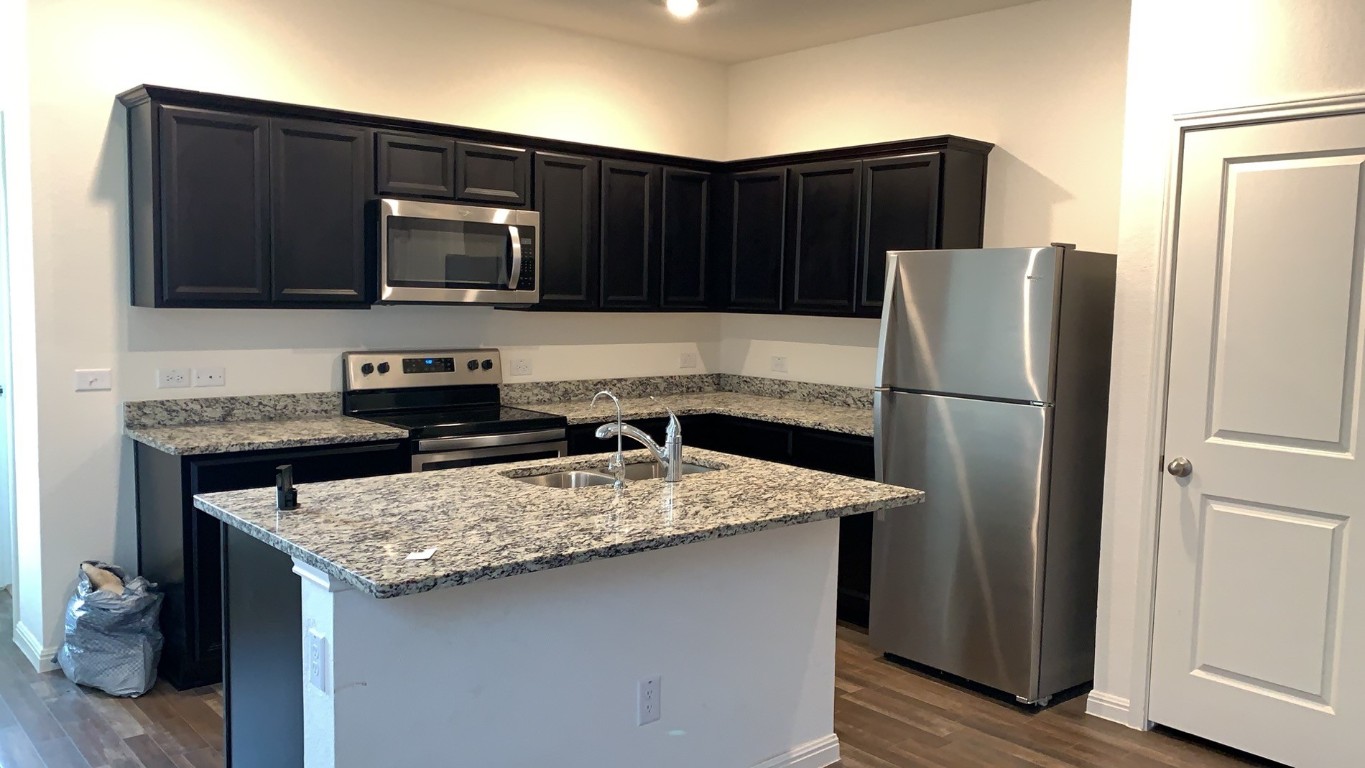 Jarrell Condo: 114 Woodpecker Run