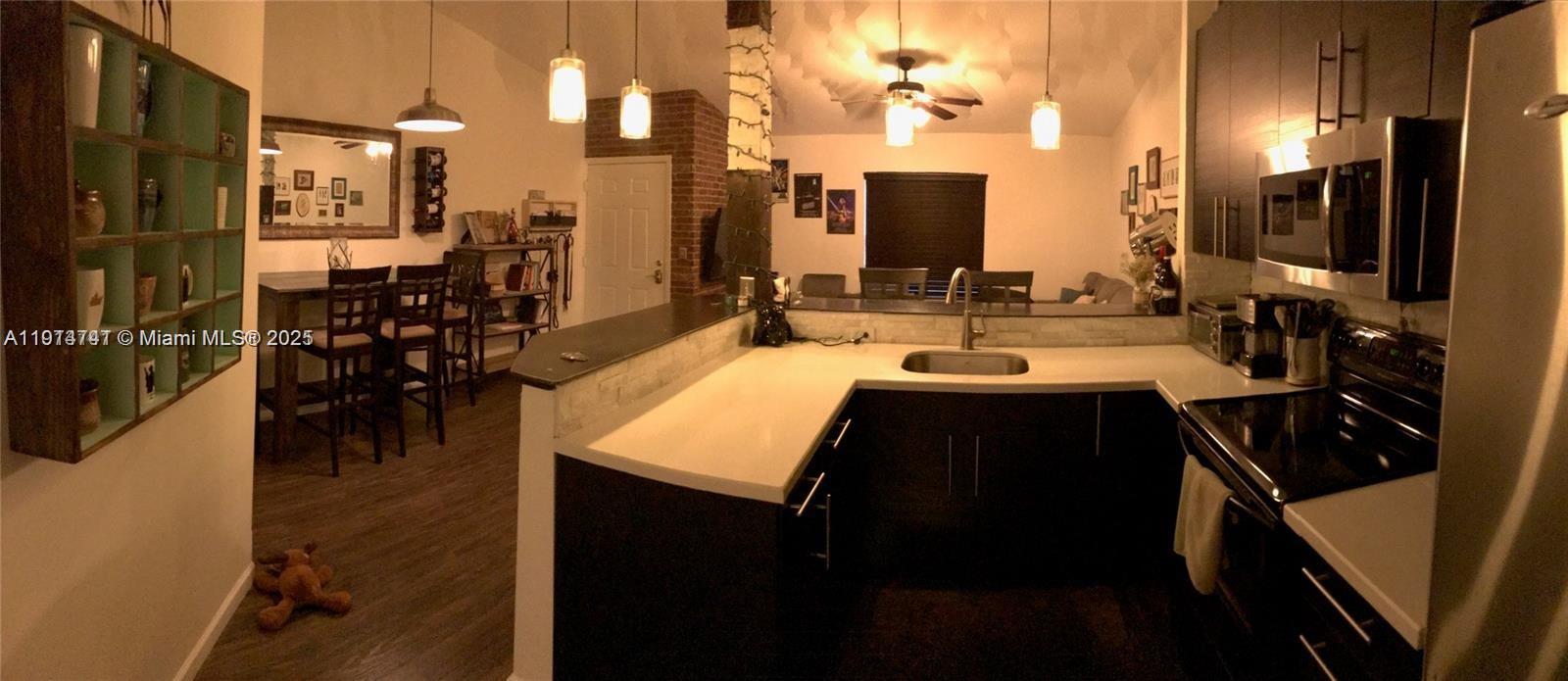 Sunrise Condo: 3634 Northwest 83rd Lane