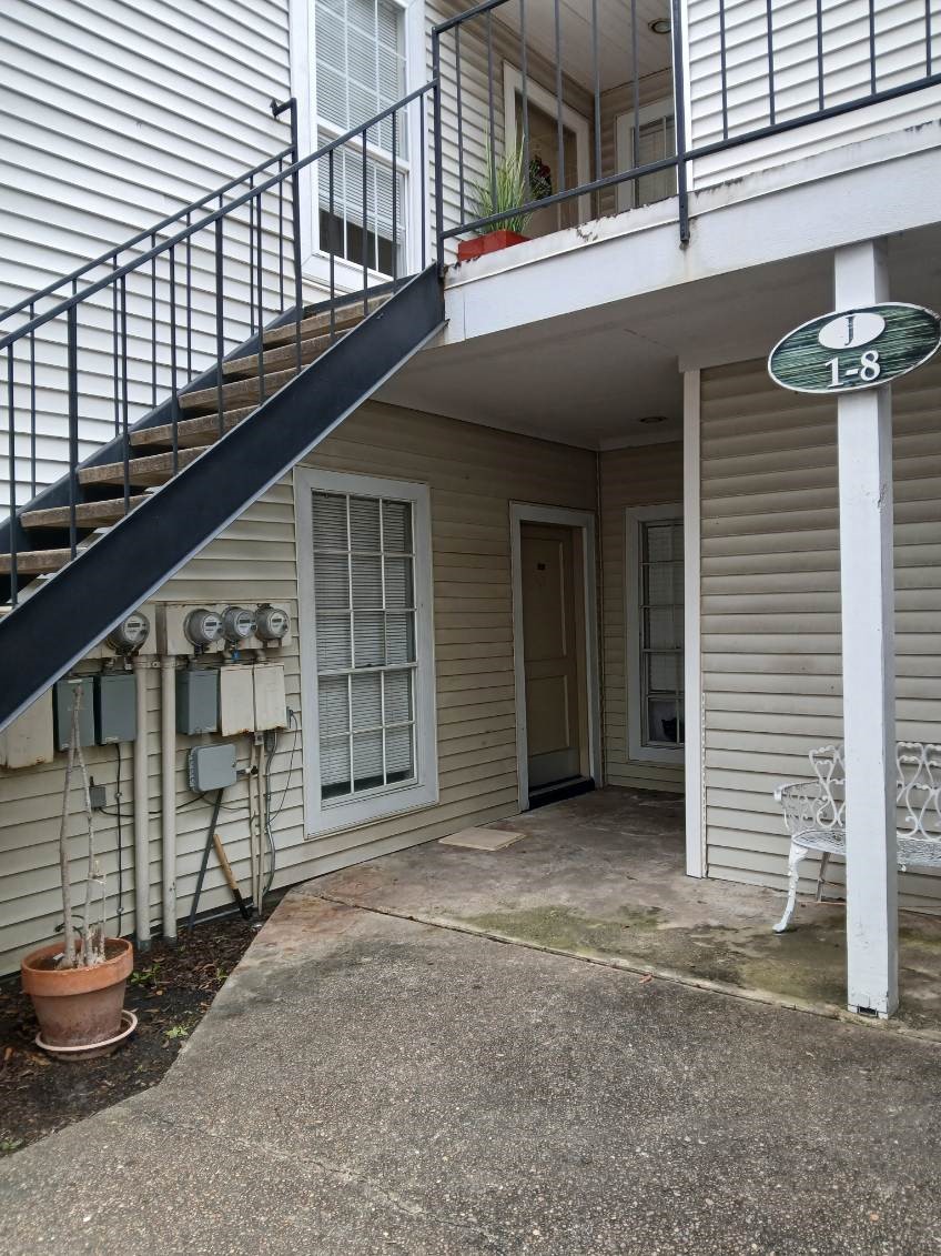 Houston Condo: 9809 Richmond Avenue