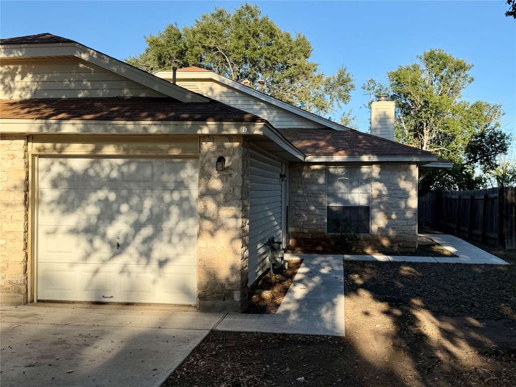 Lockhart Condo: 1510 South Medina Street