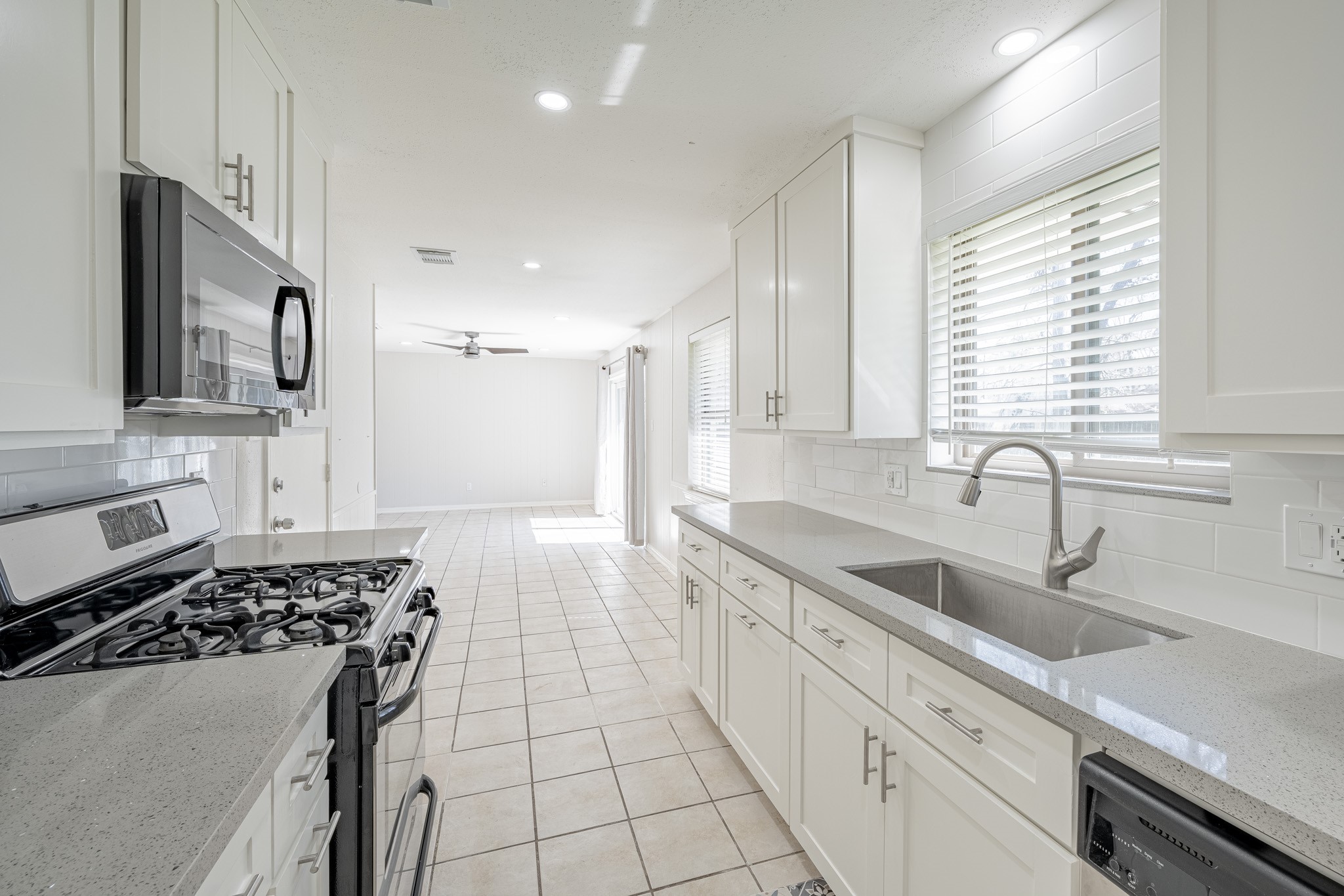 Spring Condo: 3435 Gary Lane