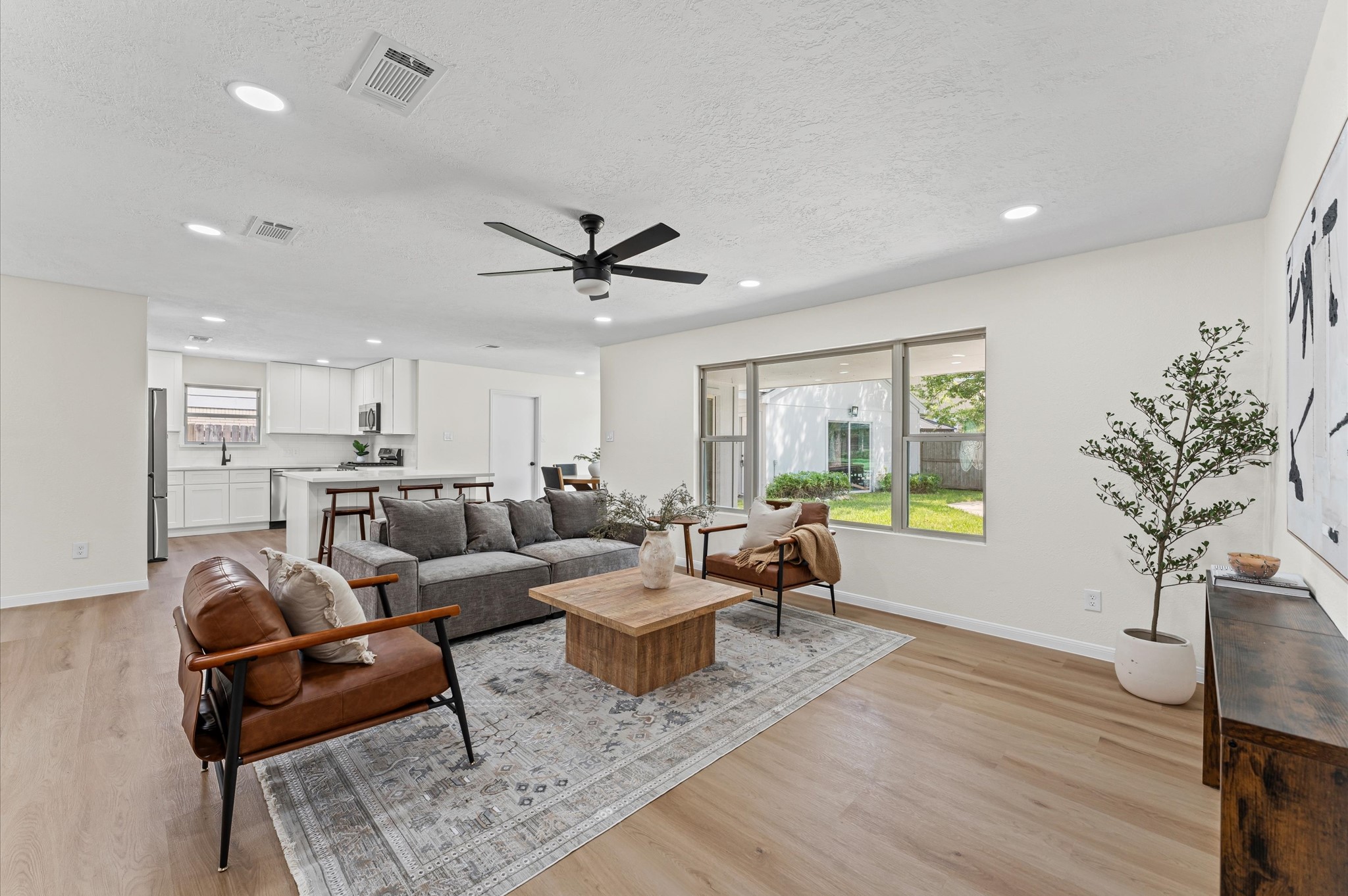 Houston Condo: 2914 Riata Lane