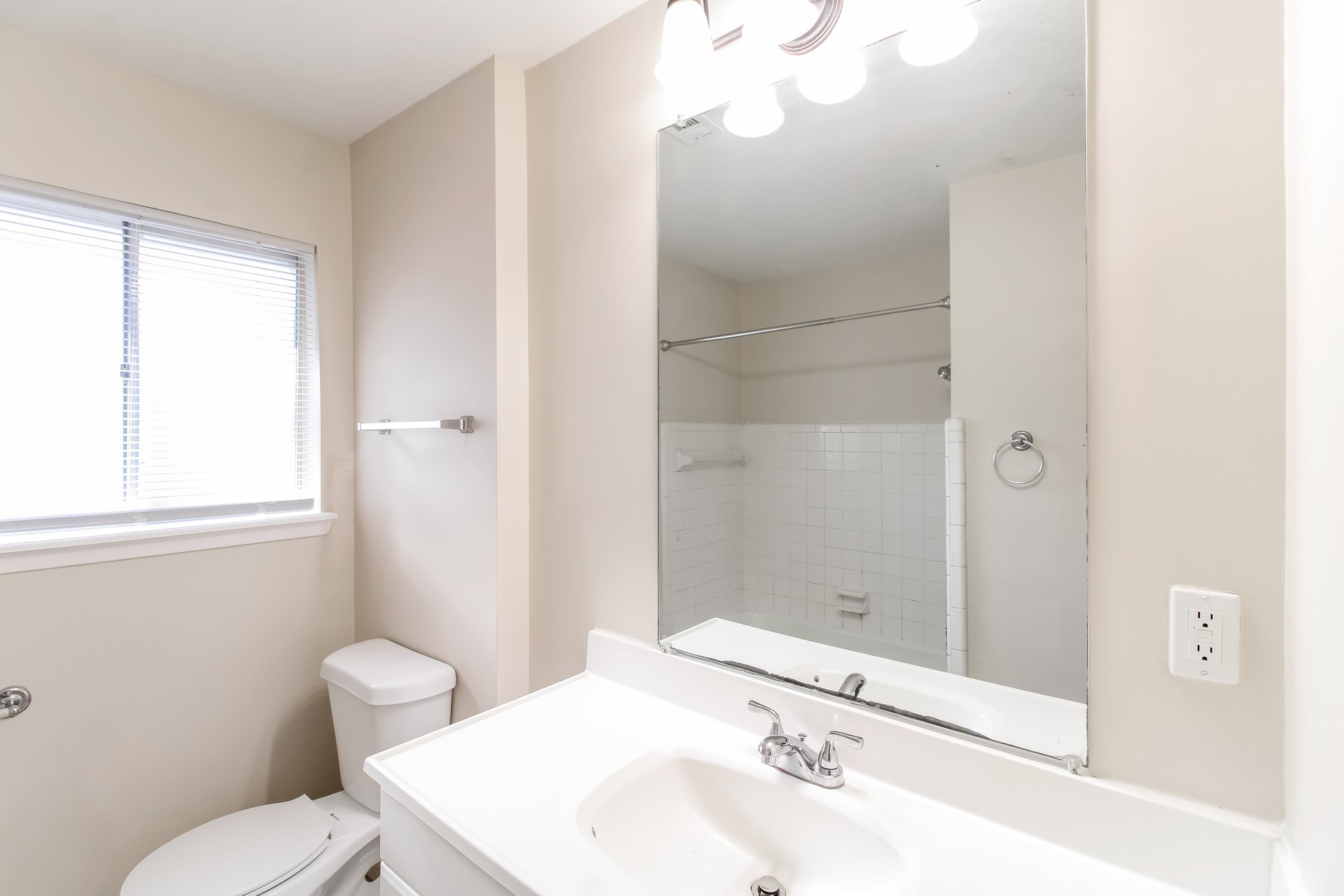 Houston Condo: 946 Beachcomber Lane