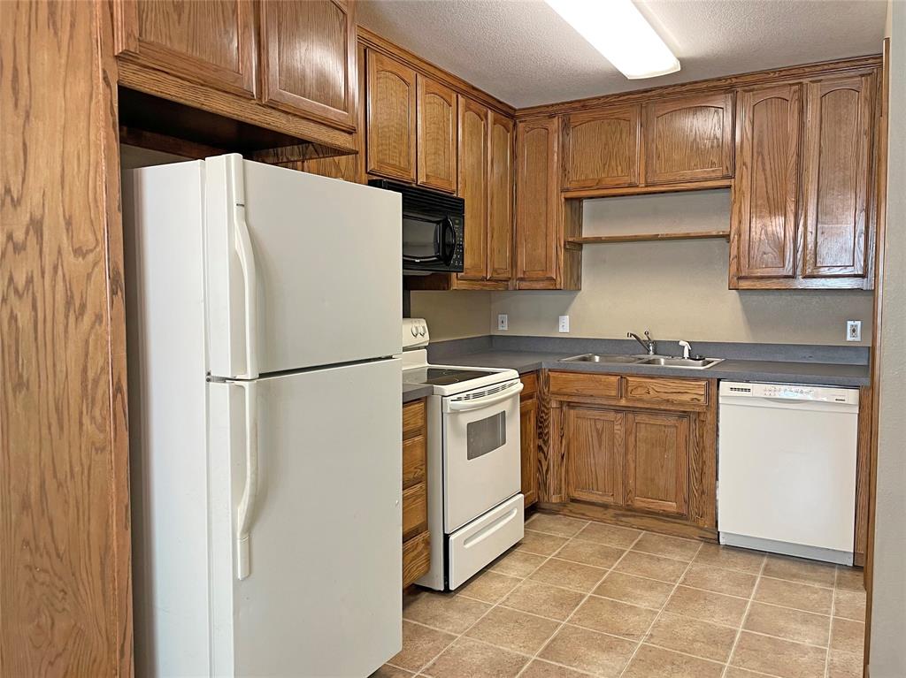 Joshua Condo: 3120 Conveyor Drive