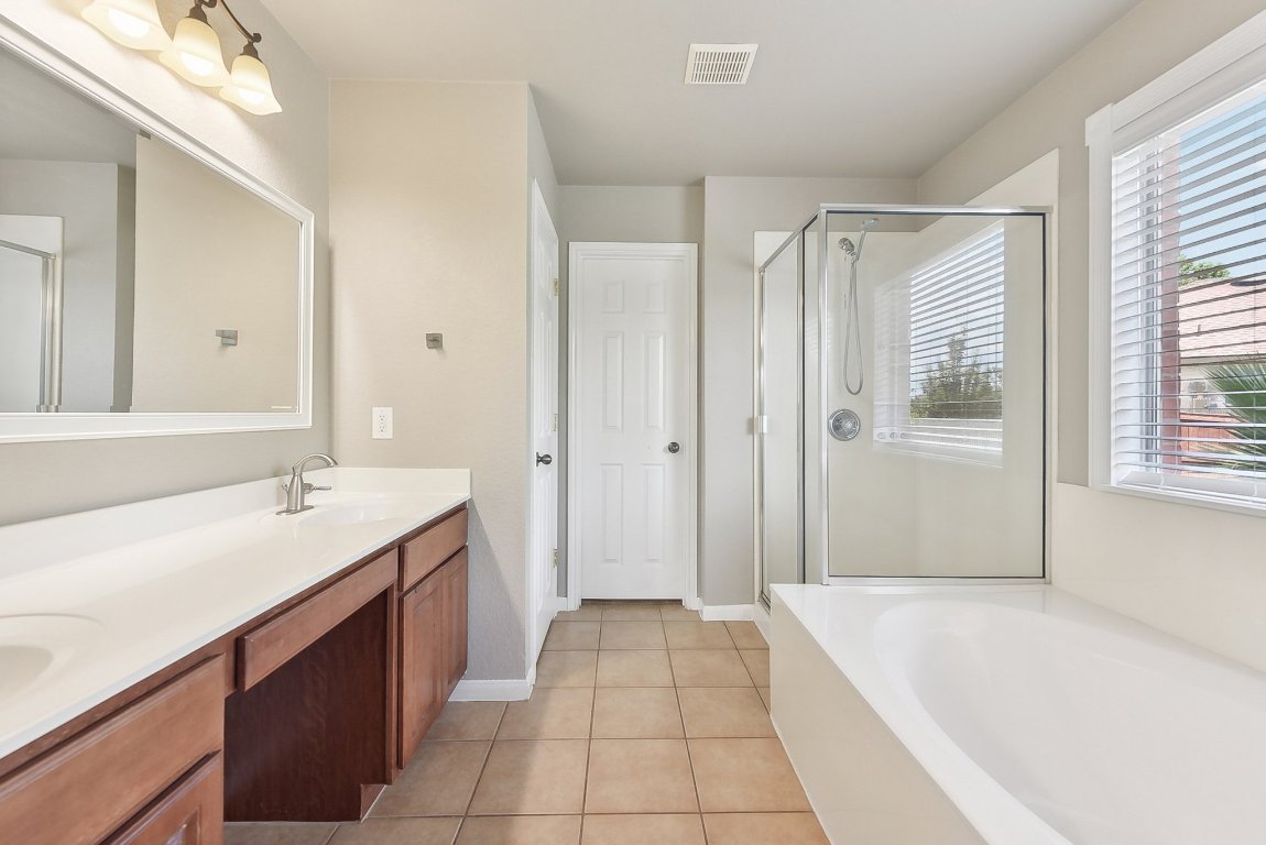 Round Rock Condo: 217 Newport Landing Place
