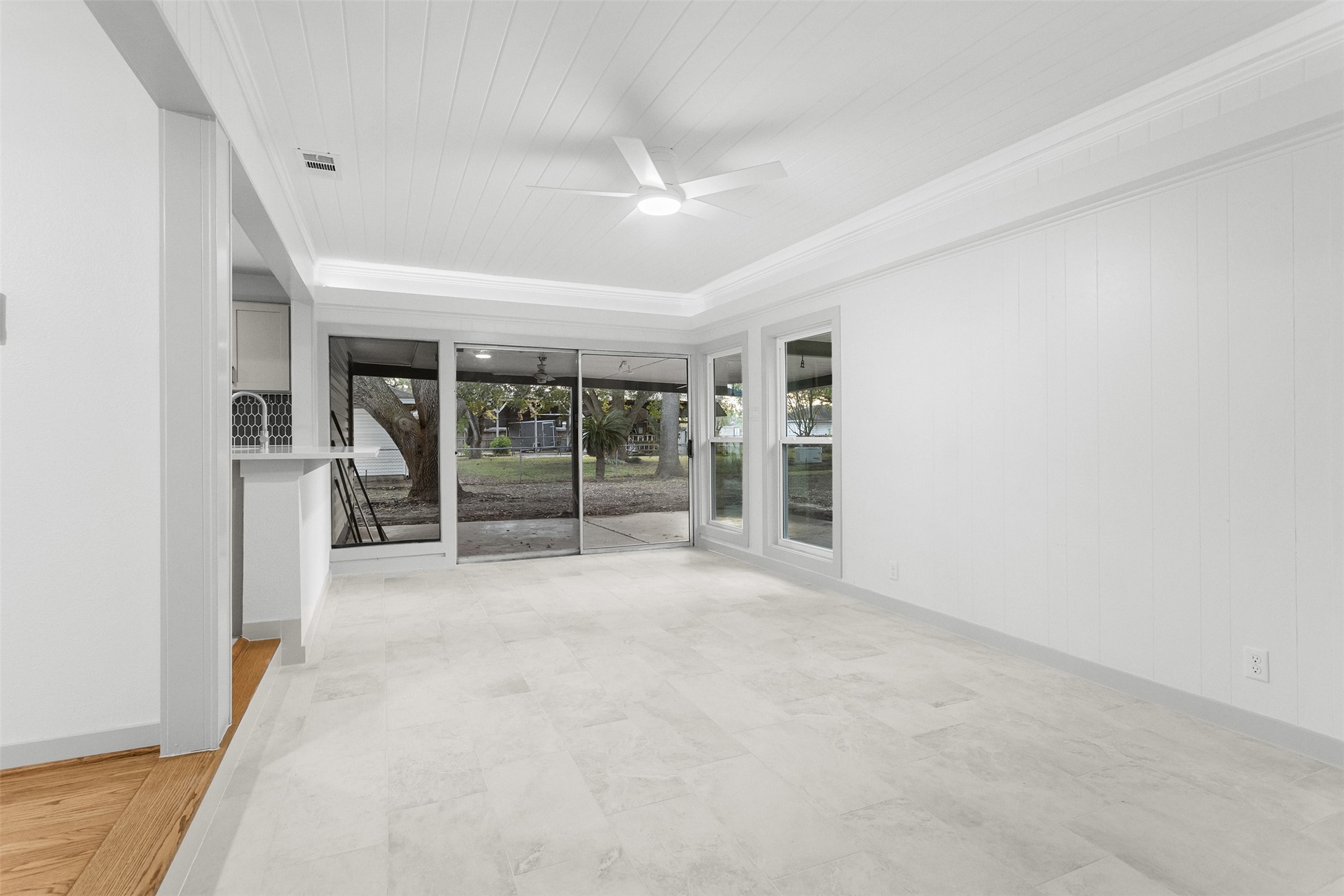 Pearland Condo: 2222 North Grand Boulevard