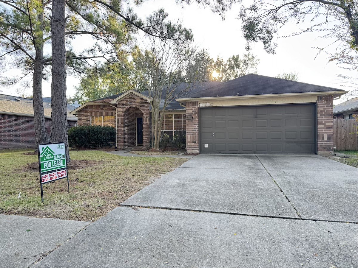 Houston Condo: 10811 Cliffton Forge Drive