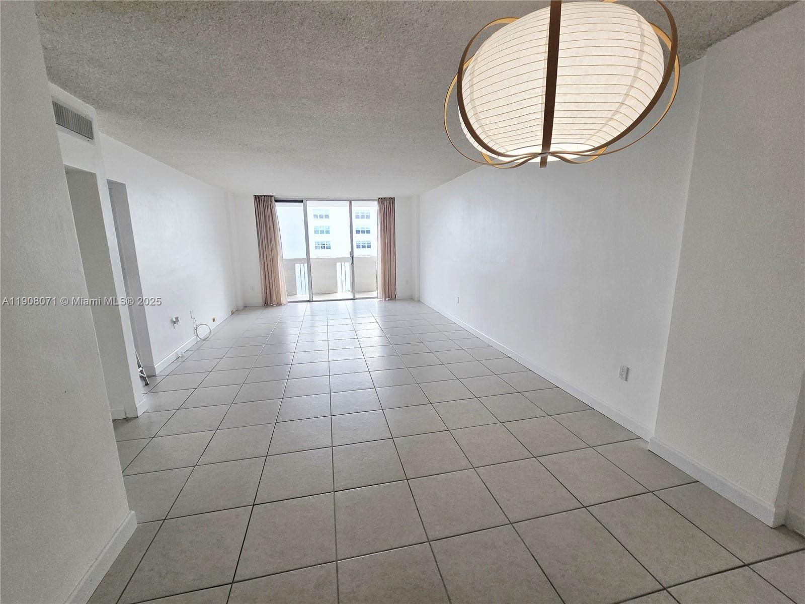 Miami Beach Condo: 800 West Avenue