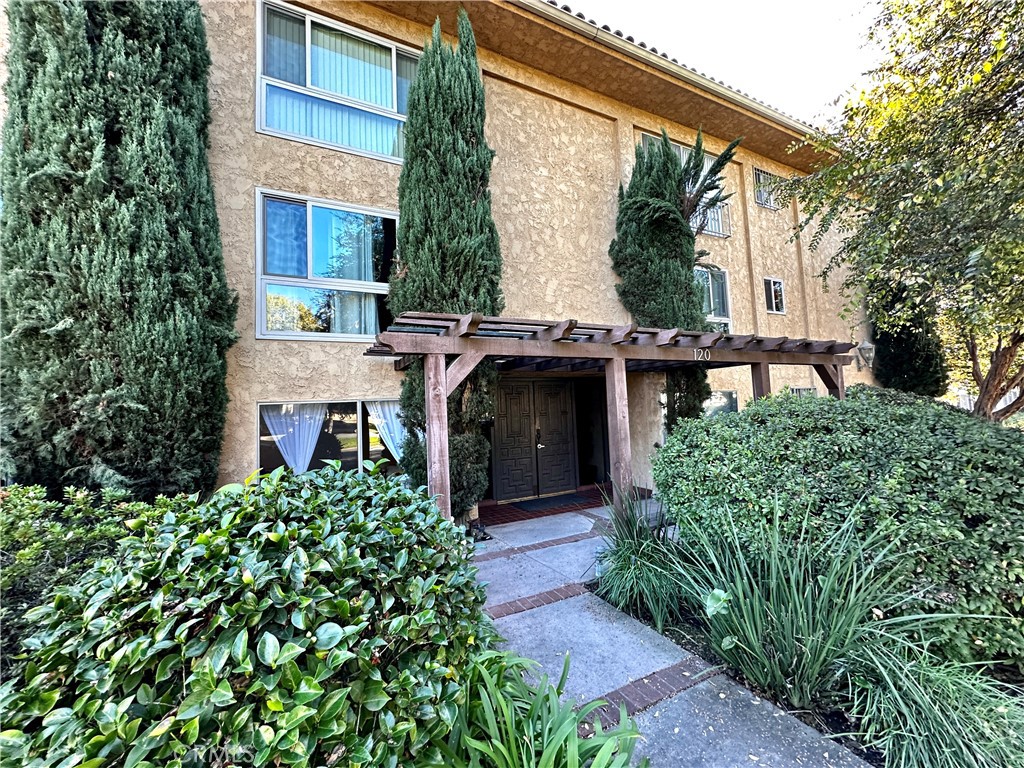Pasadena Condo: 120 South Sierra Madre Boulevard