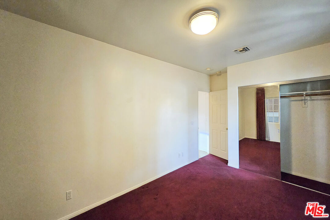 Burbank Condo: 302 North Griffith Park Drive