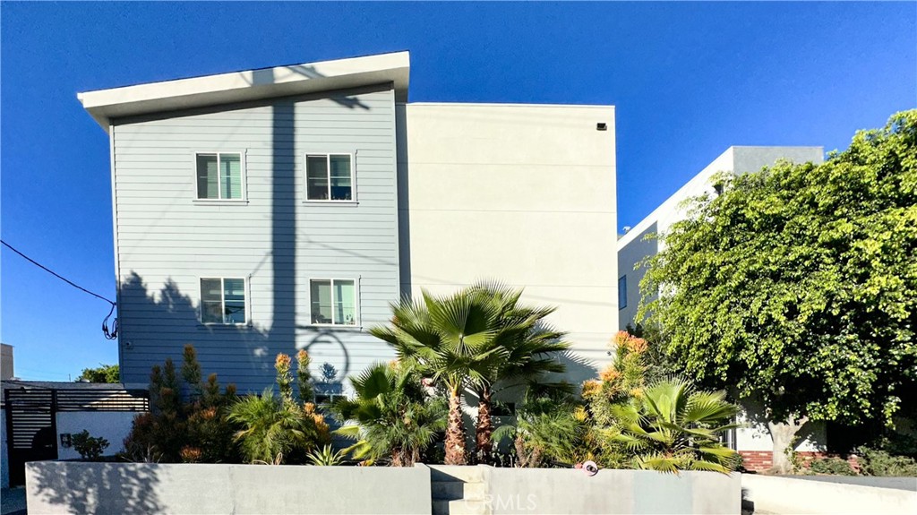 Van Nuys Condo: 14019 Vanowen Street
