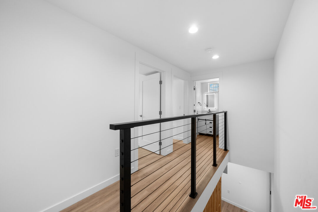 Los Angeles Condo: 1535 North Kingsley Drive