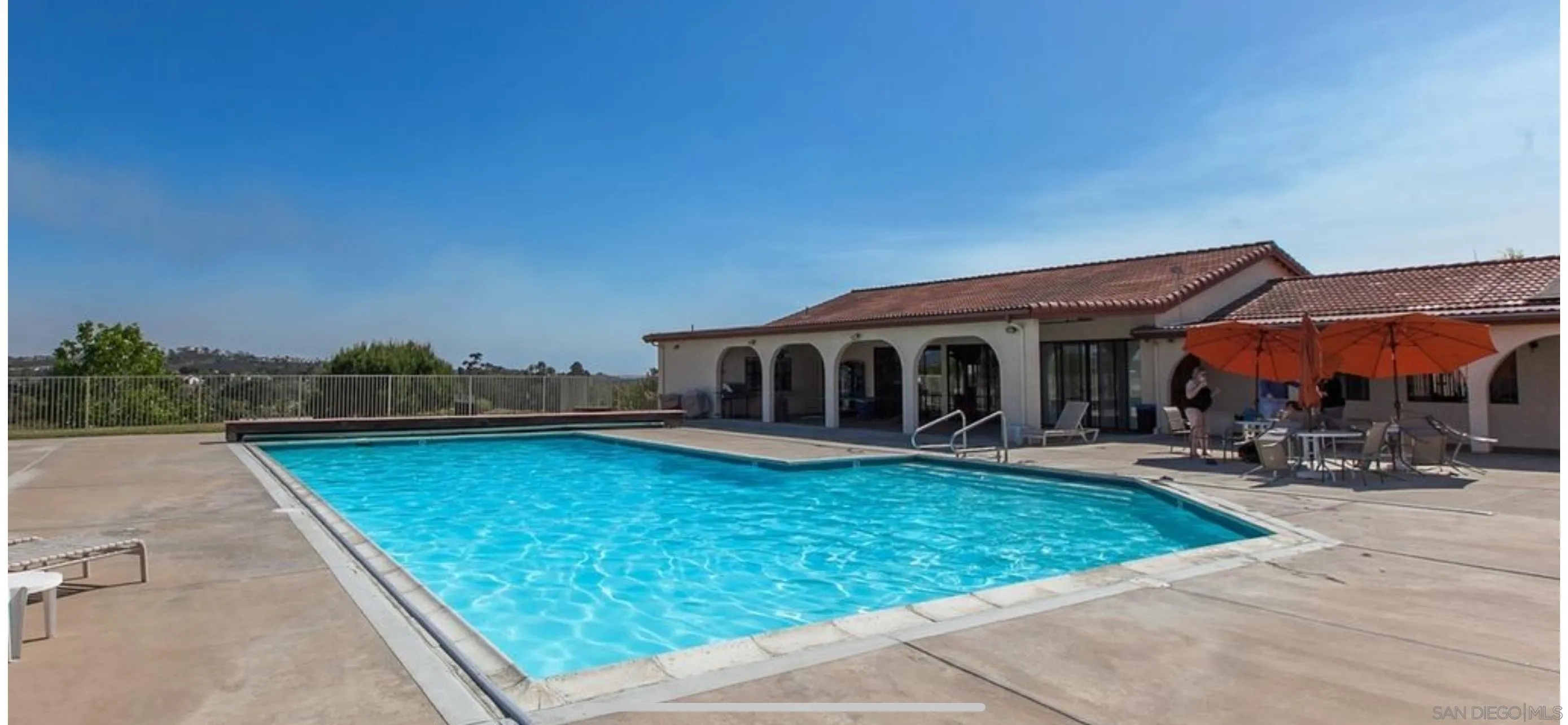 Vista Condo: 630 Via Columbia