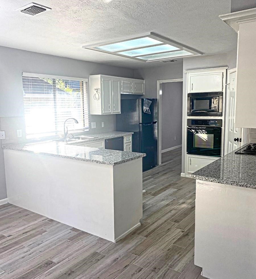 Houston Condo: 2338 Brookdale Drive