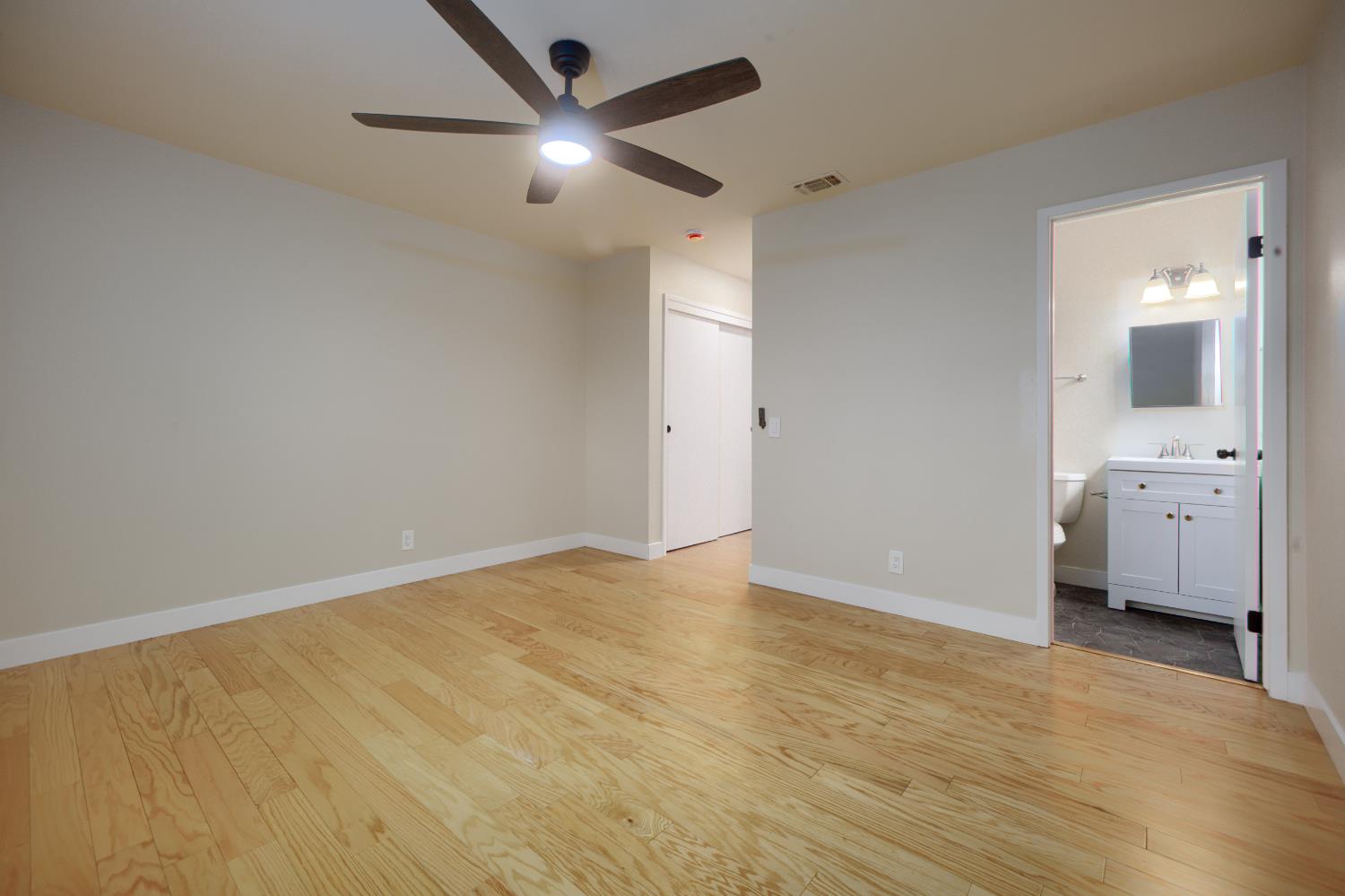 Woodland Condo: 423 El Dorado Drive