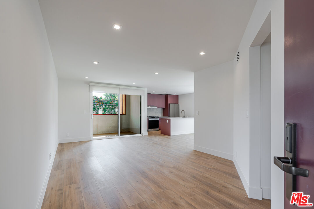 Los Angeles Condo: 12425 Texas Avenue