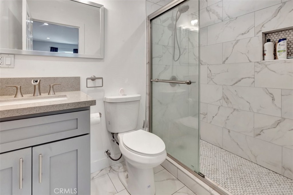 Woodland Hills Condo: 24019 Sylvan Street