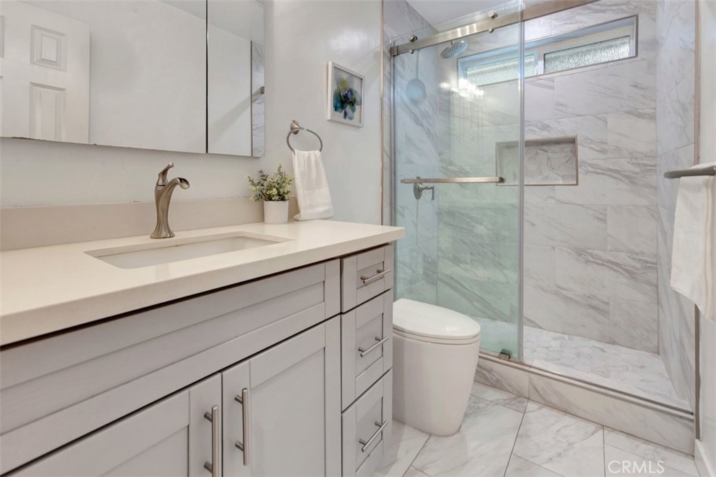 Woodland Hills Condo: 24017 Sylvan Street