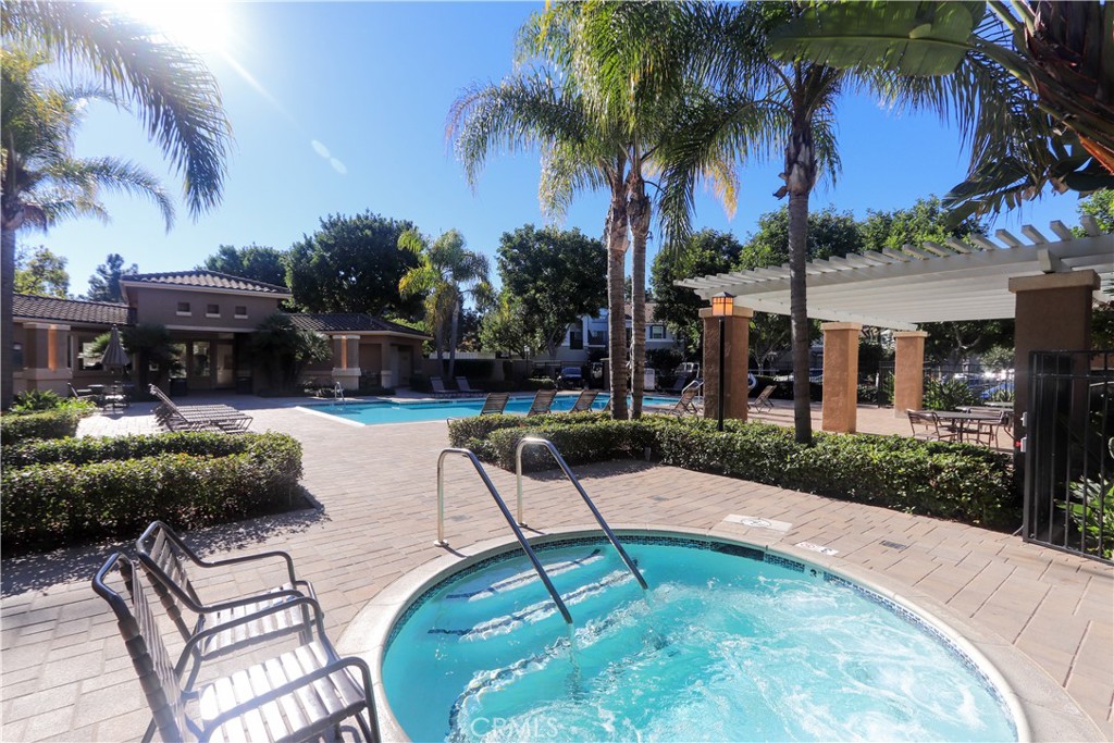 Irvine Condo: 2212 Crescent Oak