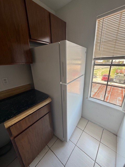 Houston Condo: 8323 Wilcrest Drive