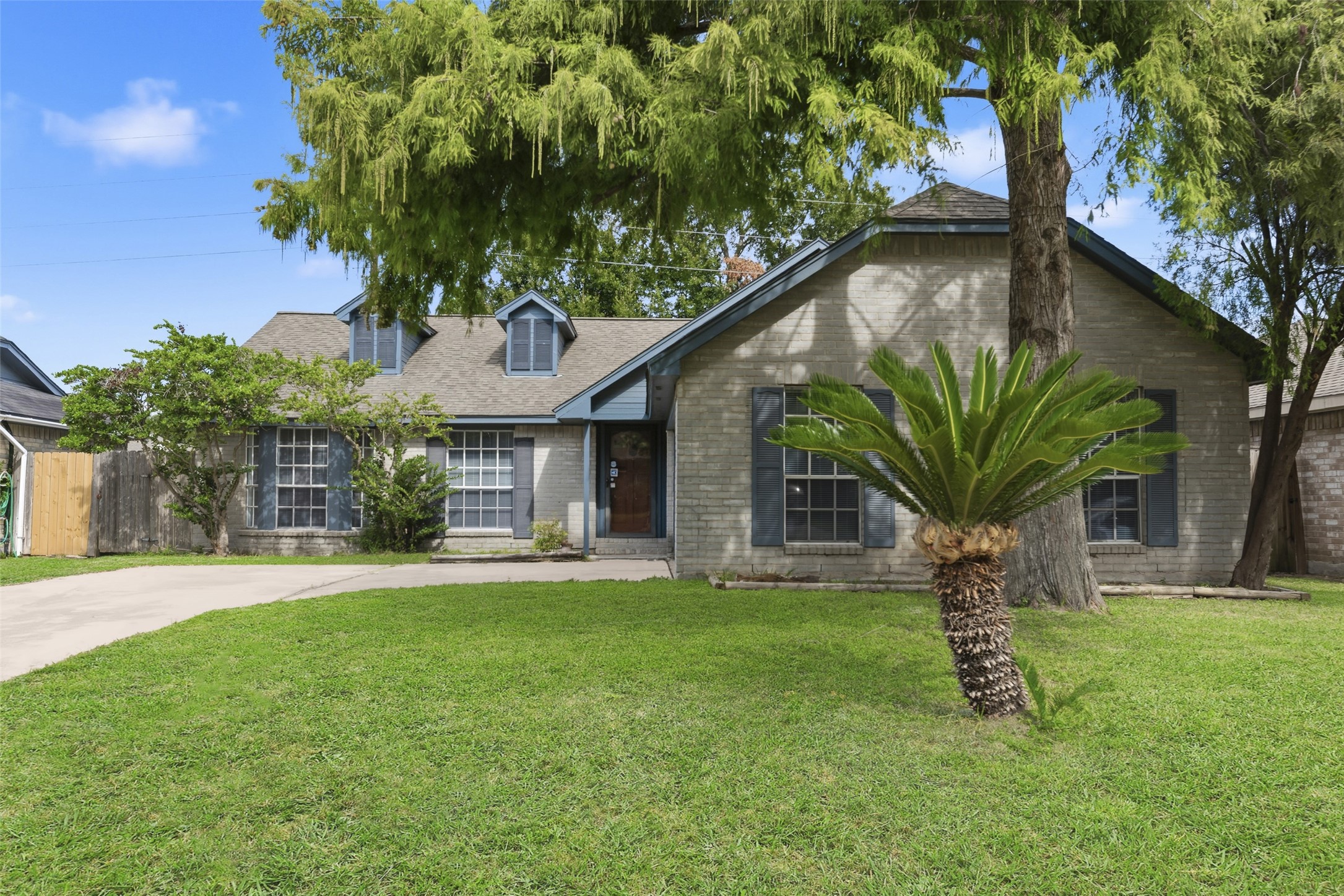 Houston Condo: 16826 Carbridge Drive