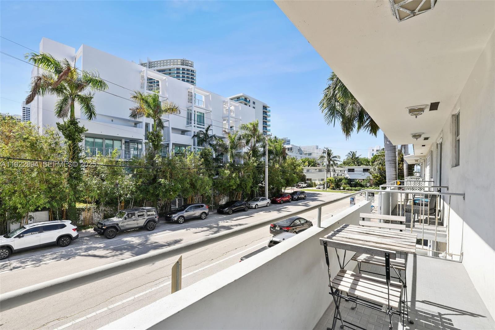 Miami Beach Condo: 1601 Bay Road