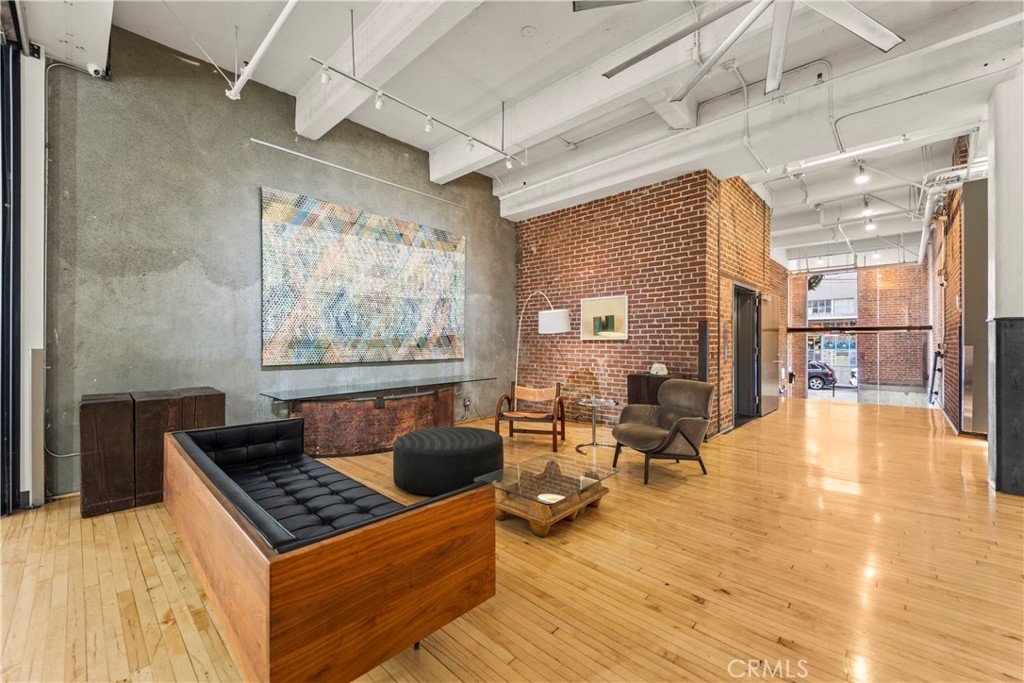 Los Angeles Condo: 1850 Industrial Street