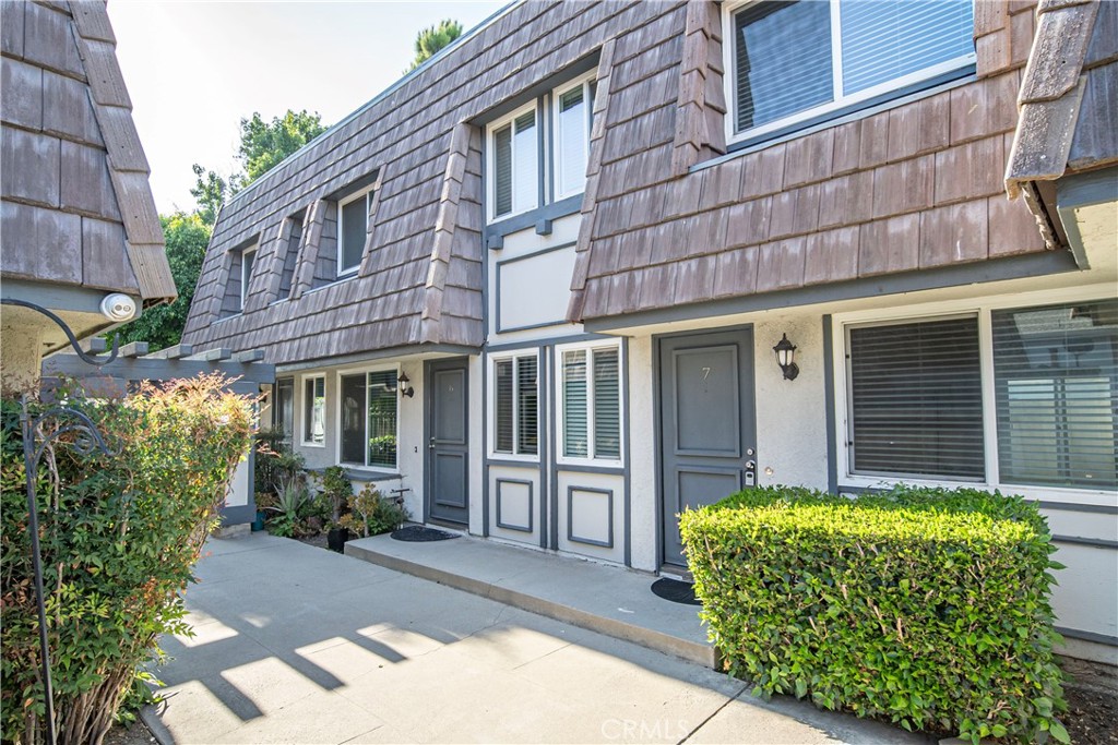 Glendora Condo: 430 Sellers Street